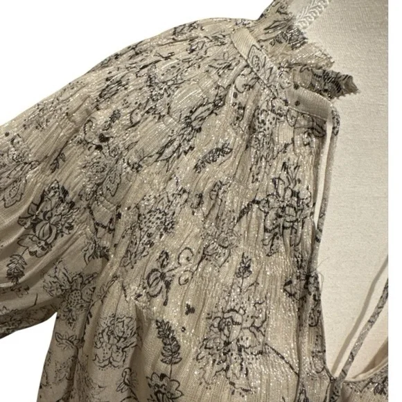 NWOT Love the Label Meredith Smocked Metallic Top Sz S Sabina Lurex Print - Picture 5 of 12